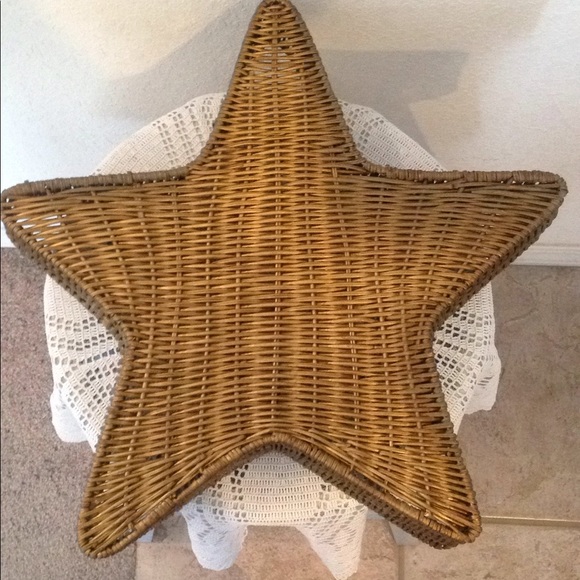 Vintage Star Wicker Basket - Picture 3 of 3